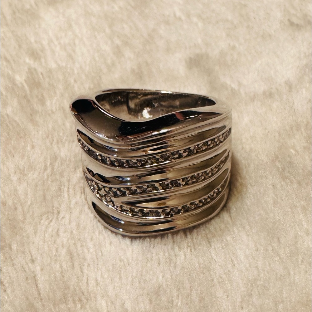 Lia Sophia “Revved Up” Ring Size 8